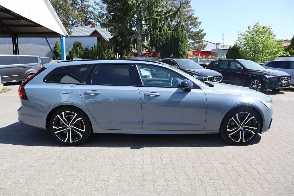 Second-hand Volvo V90 Plus 253 CP (186 kW) 2023 Gri Break