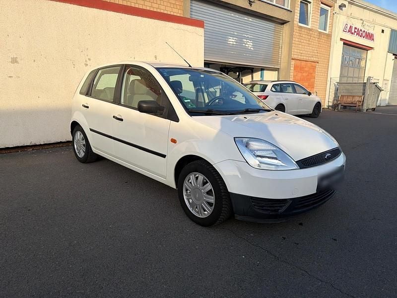 Gebraucht Ford Fiesta 80 PS (58 kW) 2003 Weiß Kleinwagen