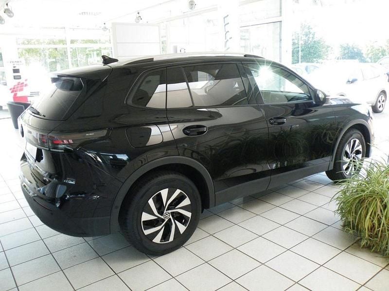 Gebraucht VW Tiguan Life 150 PS (110 kW) 2024 Deepblack perleffekt (schwarz) SUV