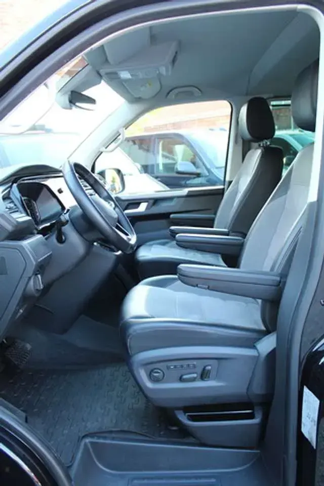 Gebraucht VW Multivan Generation Six 150 PS (110 kW) 2022 Lc9x deep black perleffeckt Van / Kleinbus