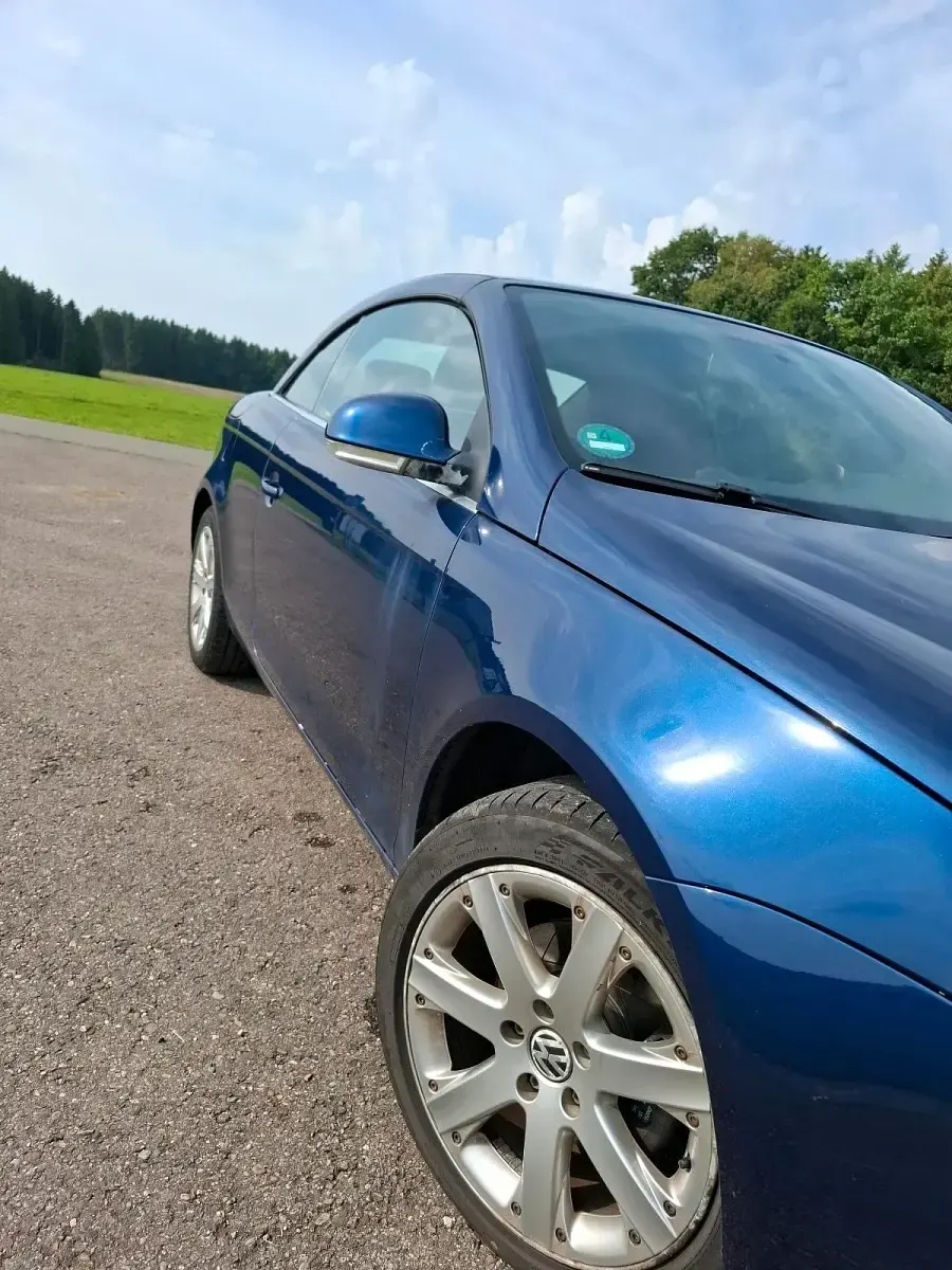 Usata VW Eos 122 CV (89 kW) 2008 Blu Cabrio