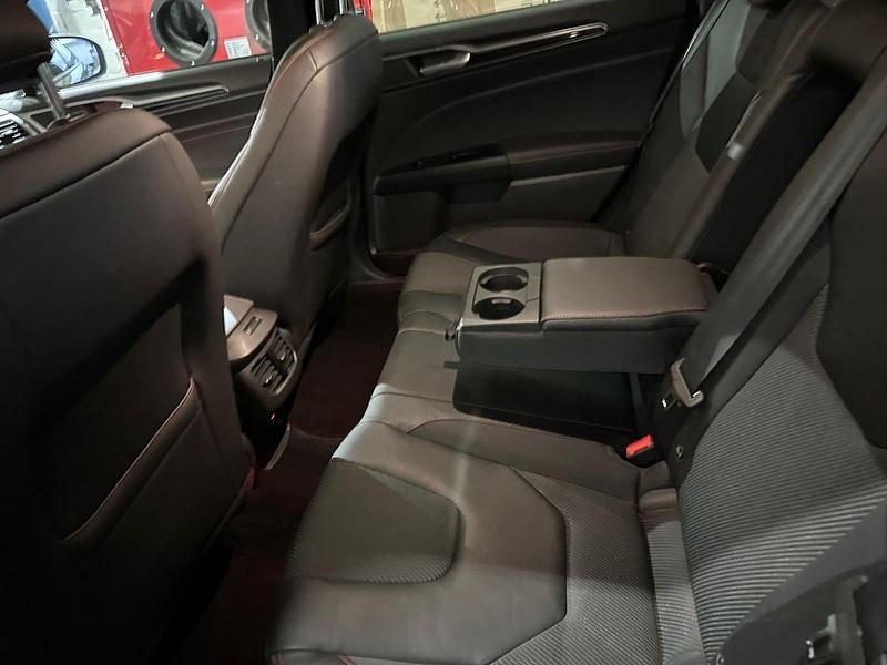 Gebraucht Ford Mondeo ST-Line 180 PS (132 kW) 2018 Schwarz Limousine