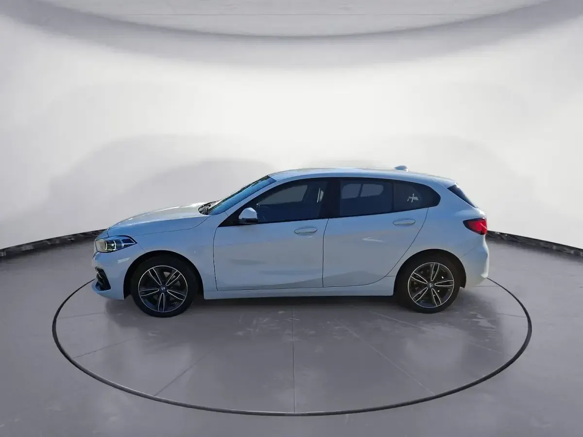 Gebraucht BMW 118 Sport Line 136 PS (100 kW) 2021 Limousine