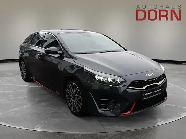 Gebraucht Kia ProCeed GT Comfort 204 PS (150 kW) 2022 Grau Kleinwagen