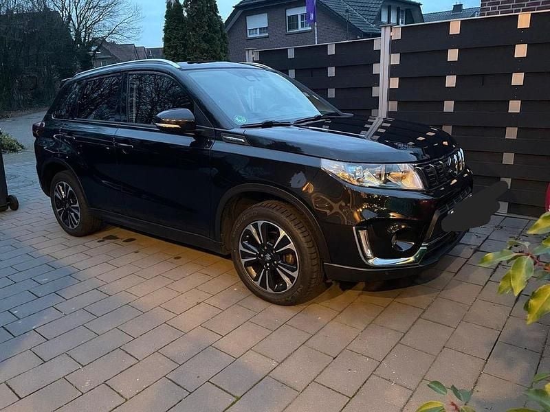 Gebraucht Suzuki Vitara Comfort+ 140 PS (102 kW) 2019 Schwarz SUV