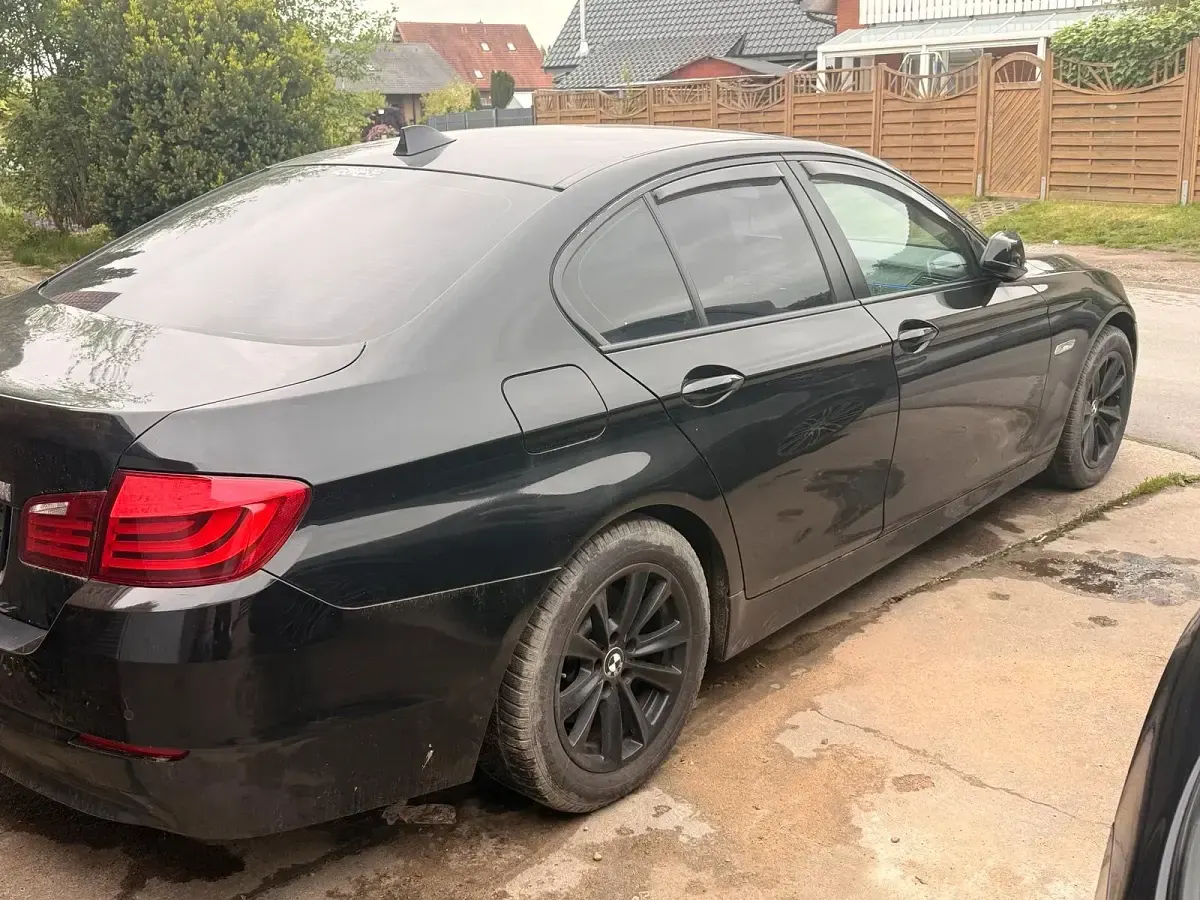 Gebraucht BMW 525 204 PS (150 kW) 2010 Schwarz Limousine