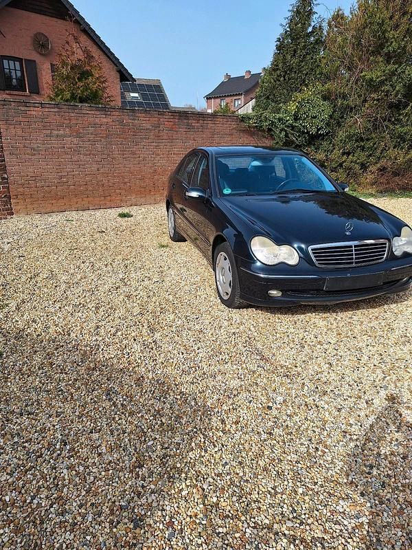 Gebraucht Mercedes C240 170 PS (125 kW) 2000 Blau Limousine