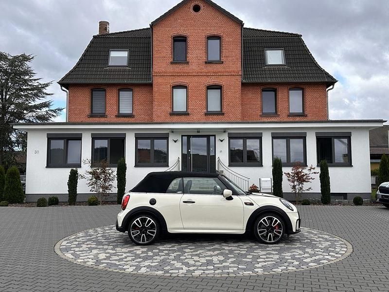 Beige Gebraucht 2021 Mini John Cooper Works Cabriolet Cabrio | 22.850 € (Fairer Preis) - Bild 1/4