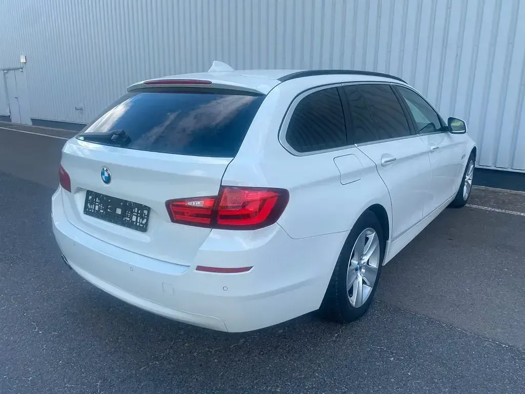 Gebraucht BMW 520 Comfort Edition 184 PS (135 kW) 2013 Weiß Kombi