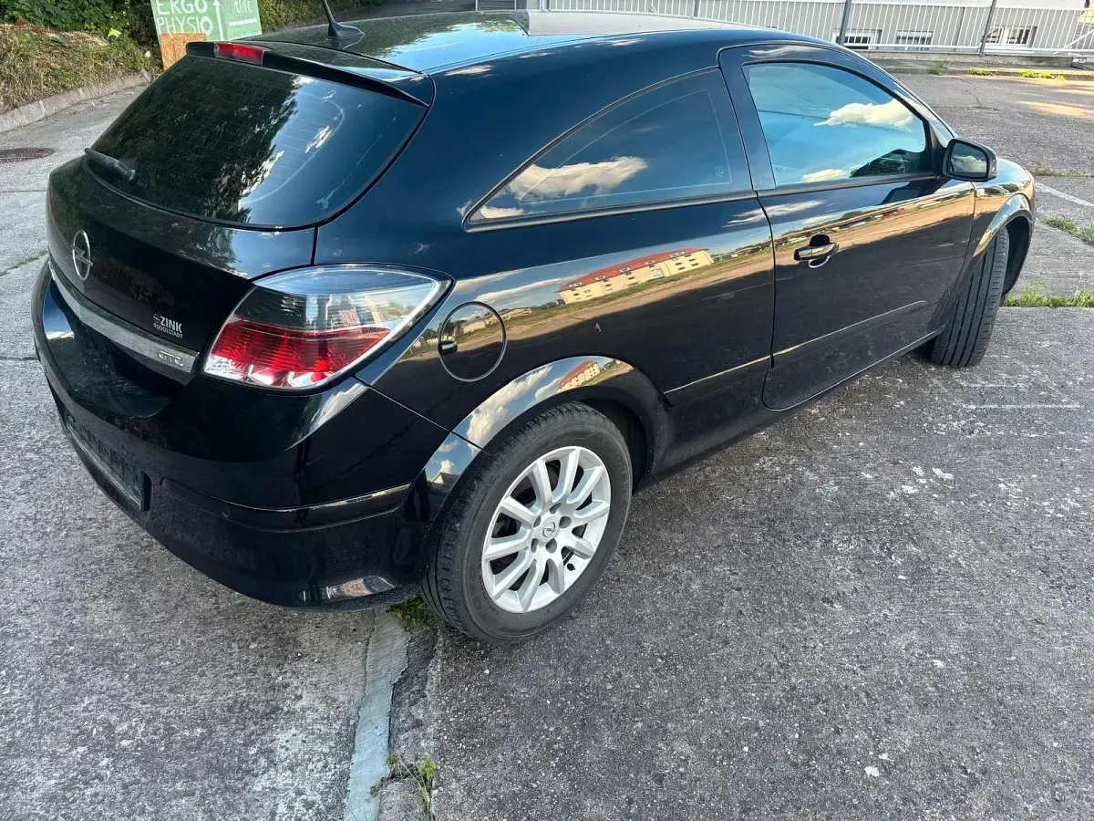 Gebraucht Opel Astra GTC 116 PS (85 kW) 2008 Schwarz Limousine