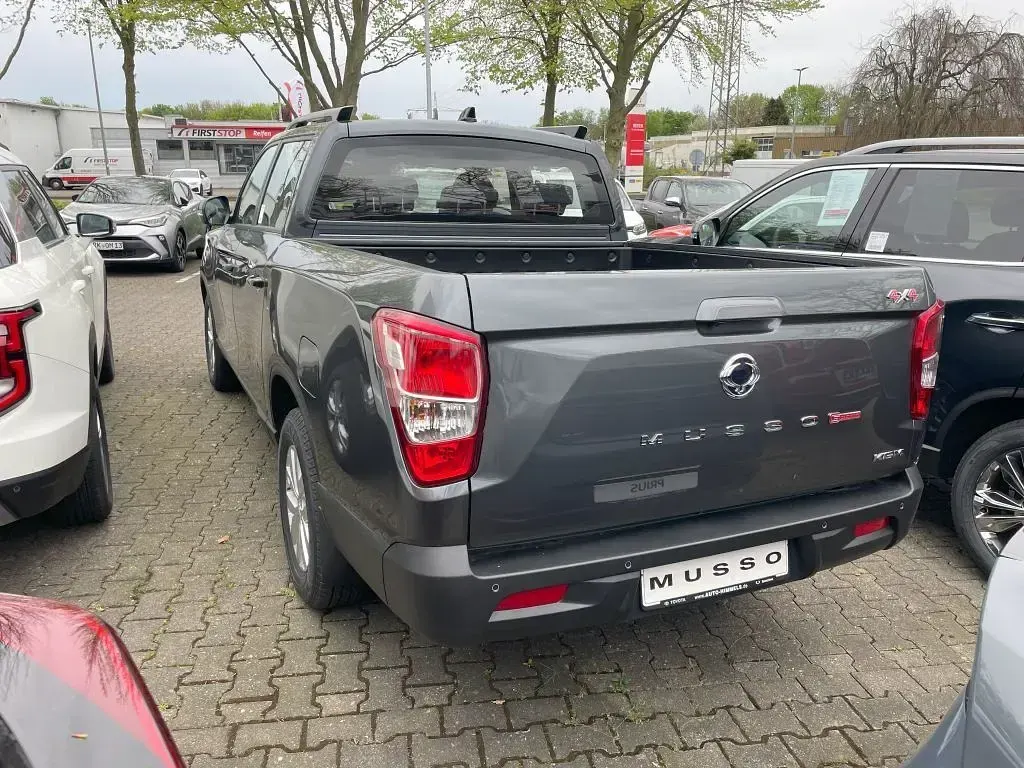 Neu KGM Musso 203 PS (149 kW) 2026 Grau Pickup