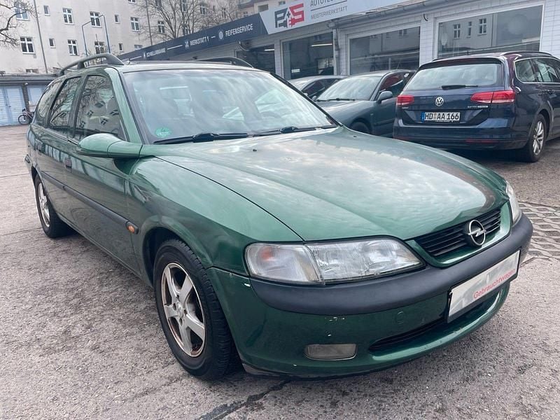 Gebraucht Opel Vectra 101 PS (74 kW) 1997 Grün Kombi