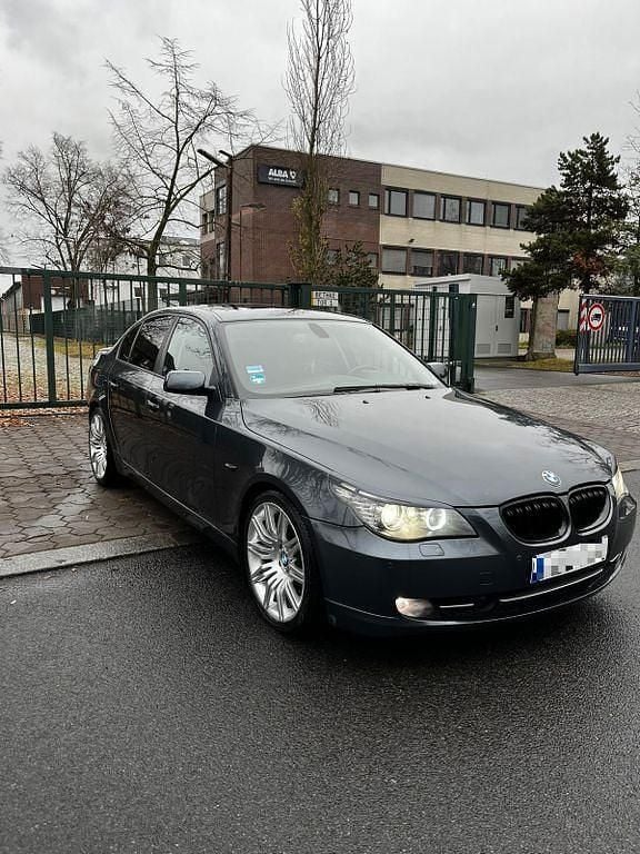 Gebraucht BMW 525 218 PS (160 kW) 2008 Grau Limousine