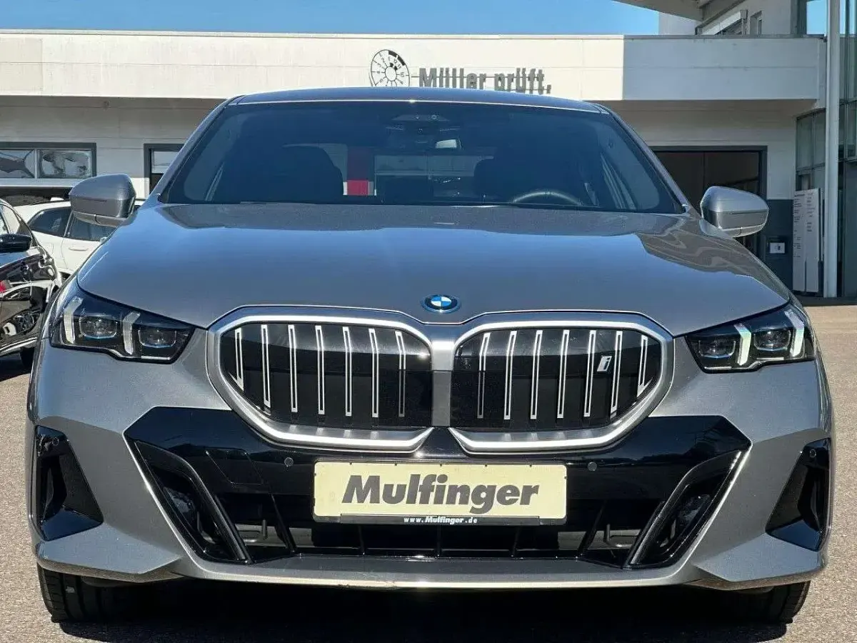 Gebraucht BMW i5 M Sport 250 kW (340 PS) 2025 Grau Limousine