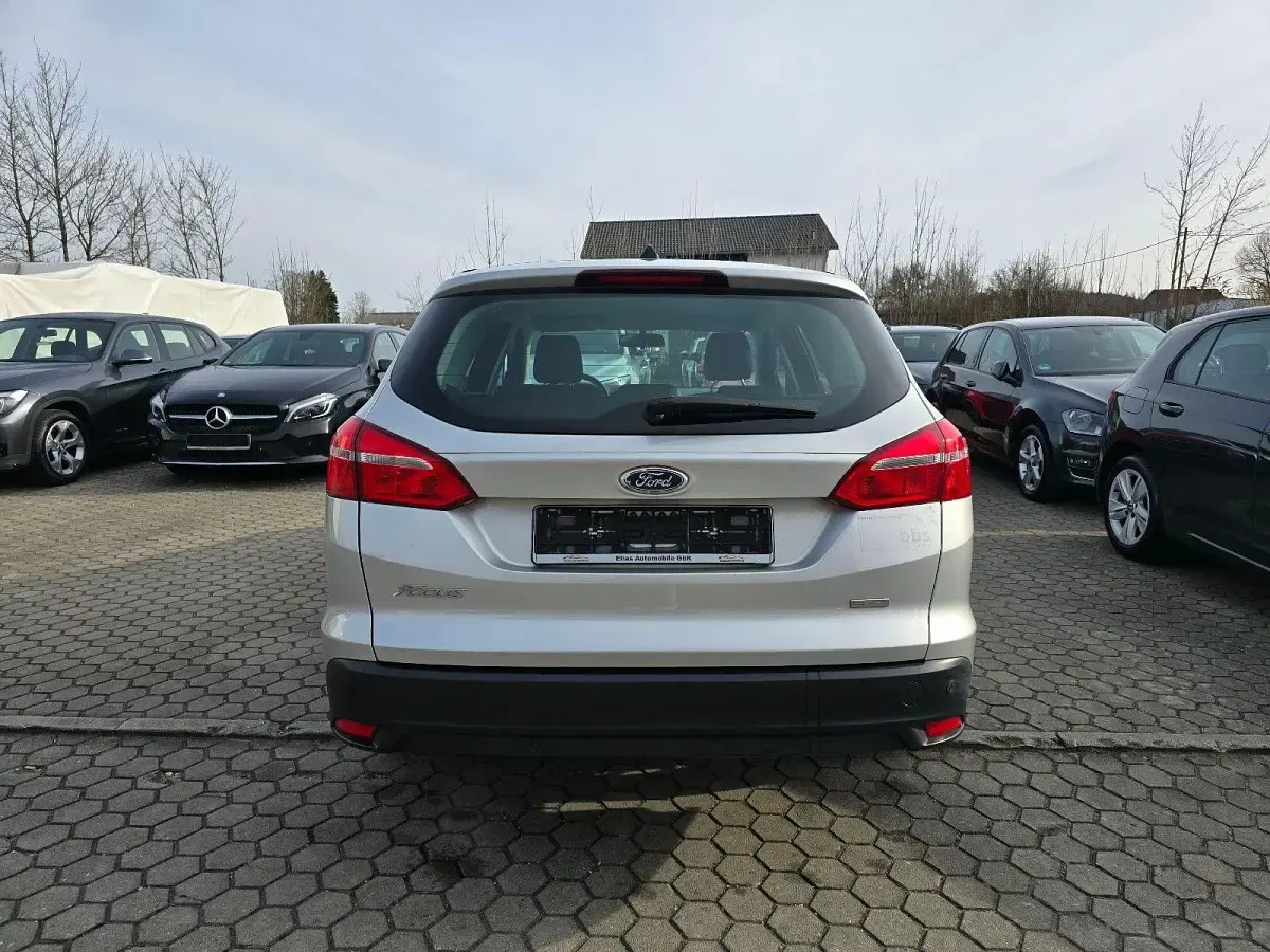 Gebraucht Ford Focus Cool & Connect 125 PS (91 kW) 2018 Grau Kombi