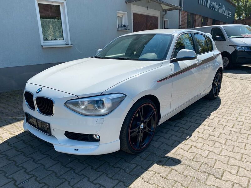 Weiß Gebraucht 2013 BMW 118 Comfort Edition Kleinwagen | 12.460 € (Teuer) - Bild 1/4