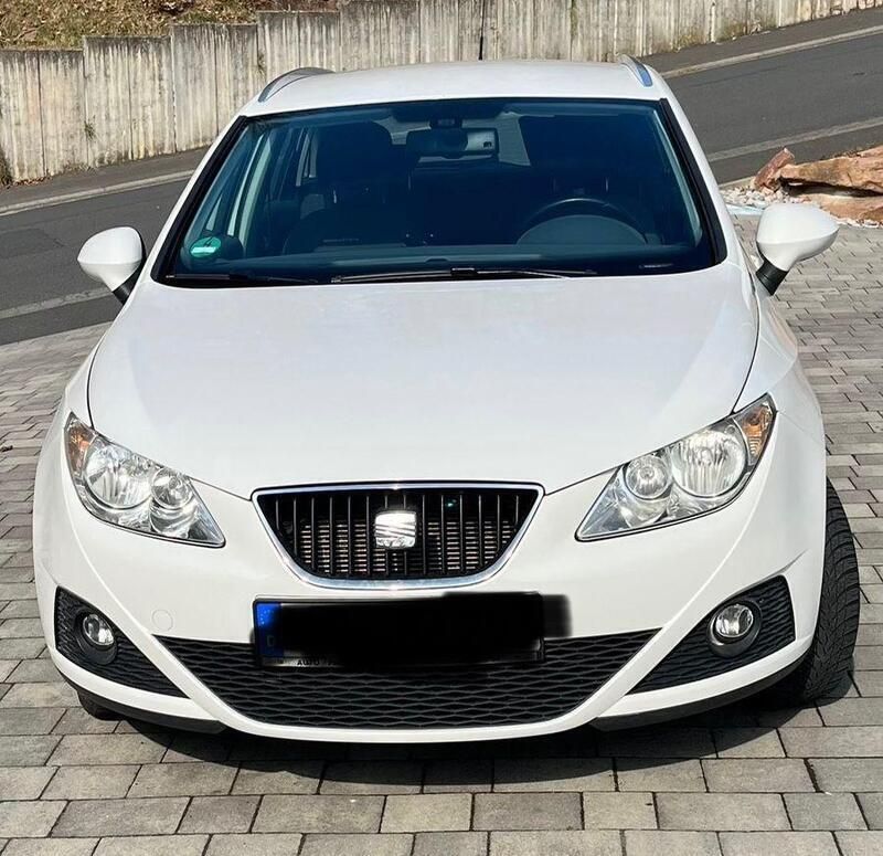 Weiß Gebraucht 2011 Seat Ibiza ST Copa Kombi | 3.790 € (Etwas zu teuer) - Bild 1/4