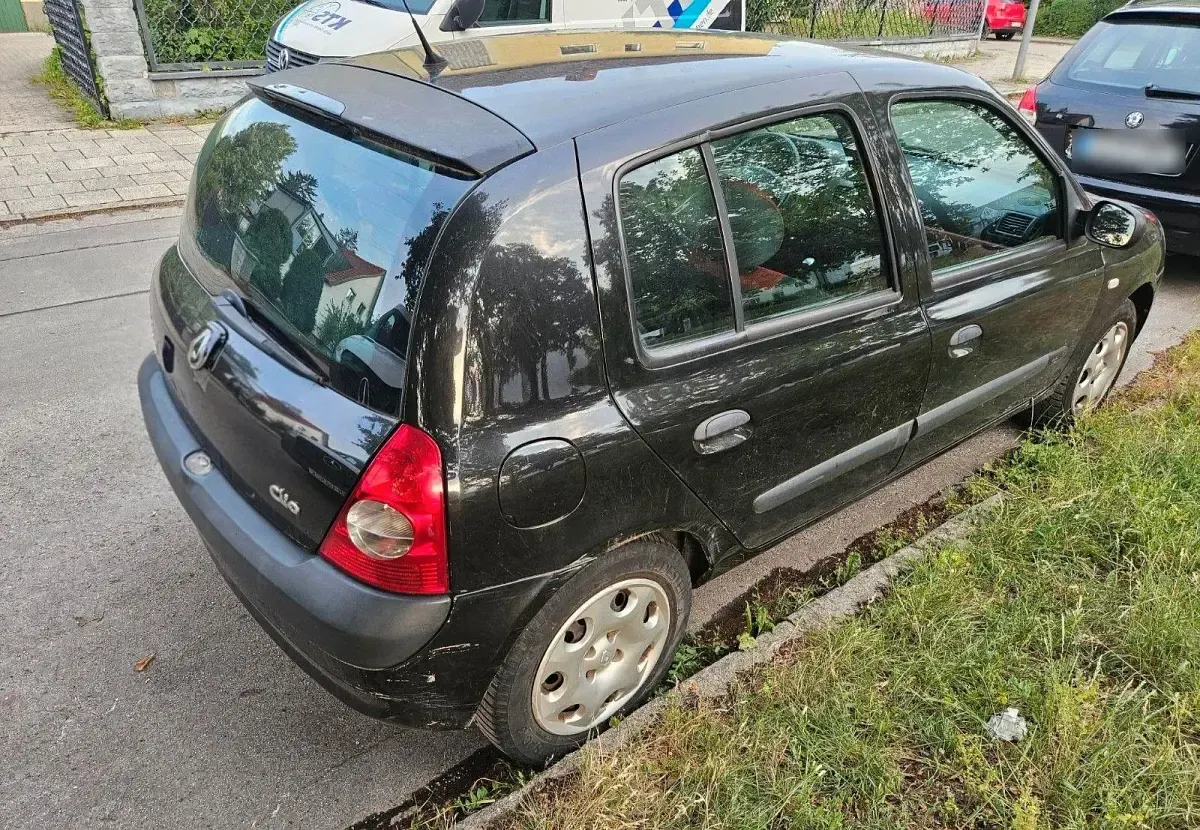 Gebraucht Renault Clio II Dynamique 75 PS (55 kW) 2003 Schwarz Limousine