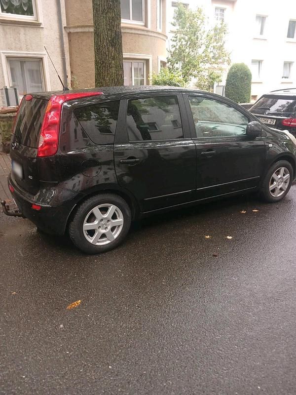 Second-hand Nissan Note 100 CP (73 kW) 2008 Negru Hatchback