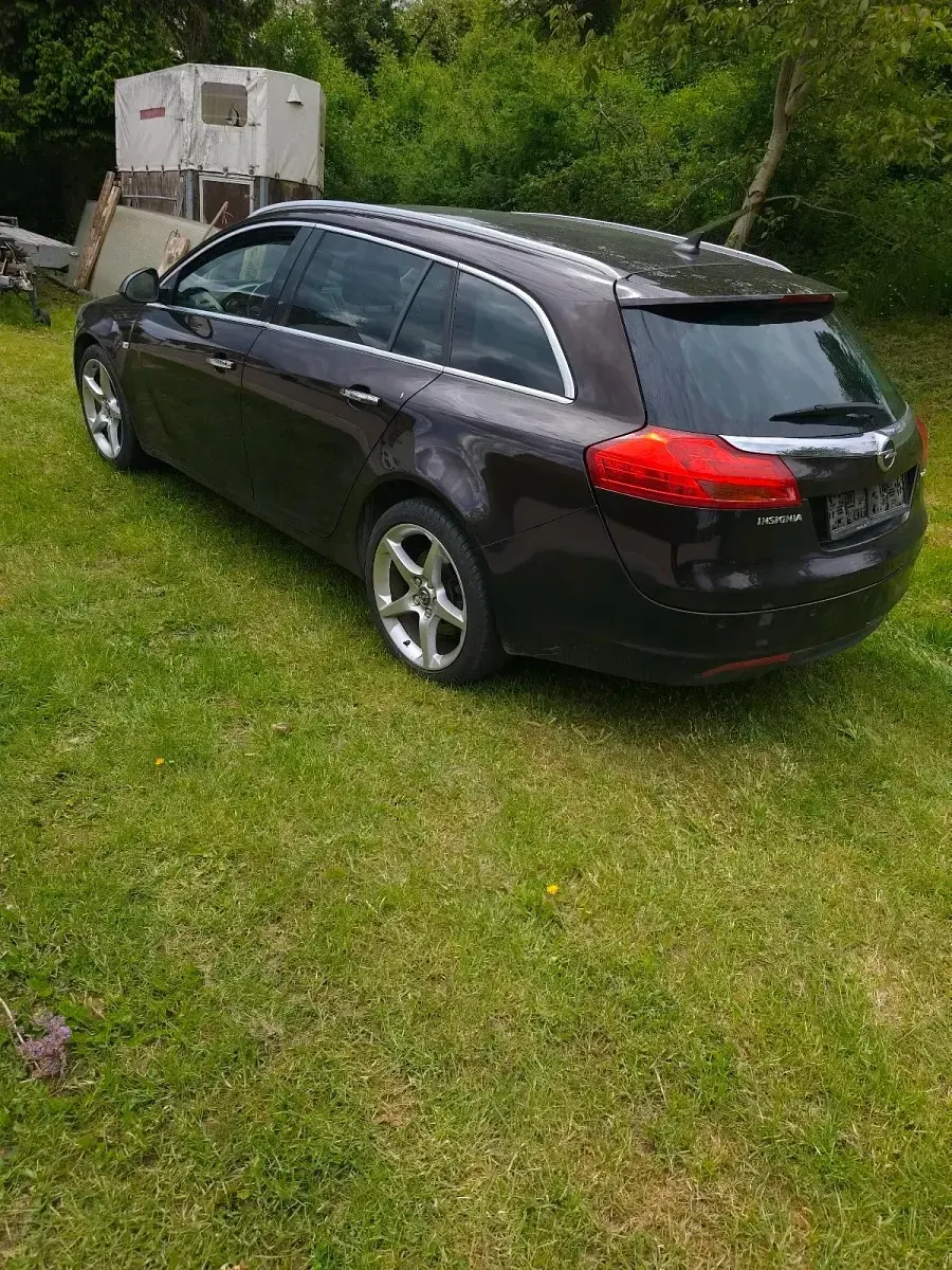 Gebraucht Opel Insignia 160 PS (117 kW) 2012 Braun Kombi