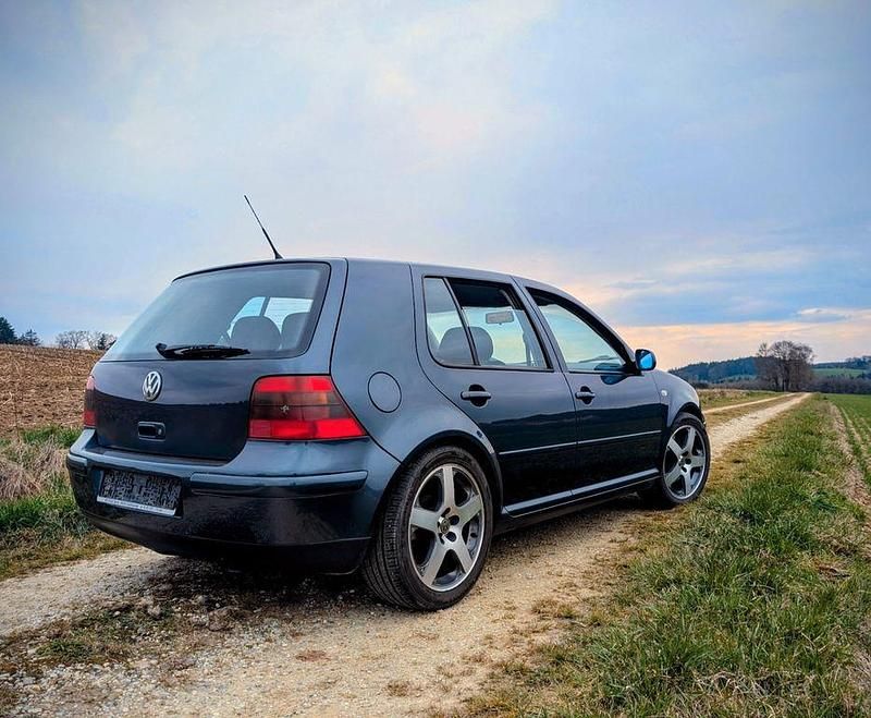 Gebraucht VW Golf IV Edition 90 PS (66 kW) 2001 Grau Limousine