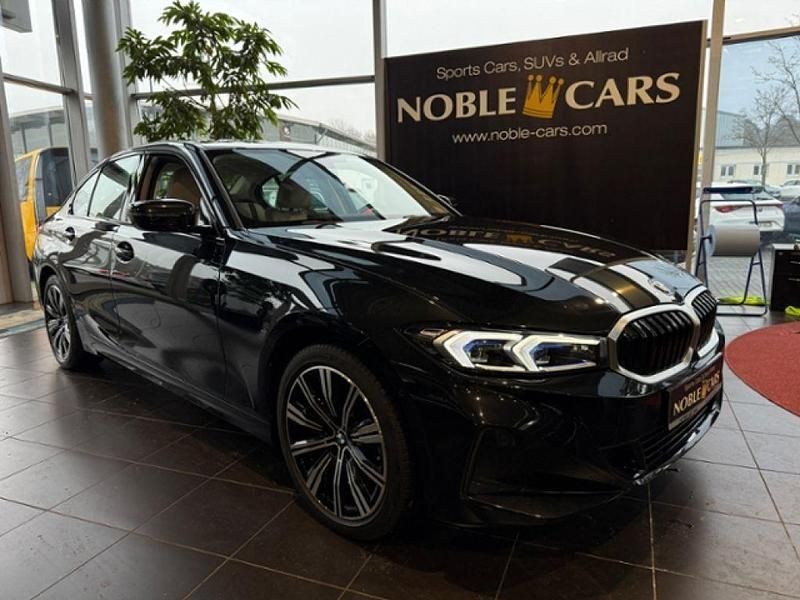 Gebraucht BMW 320 Shadowline 190 PS (139 kW) 2023 Black sapphire metallic (metallic) Limousine