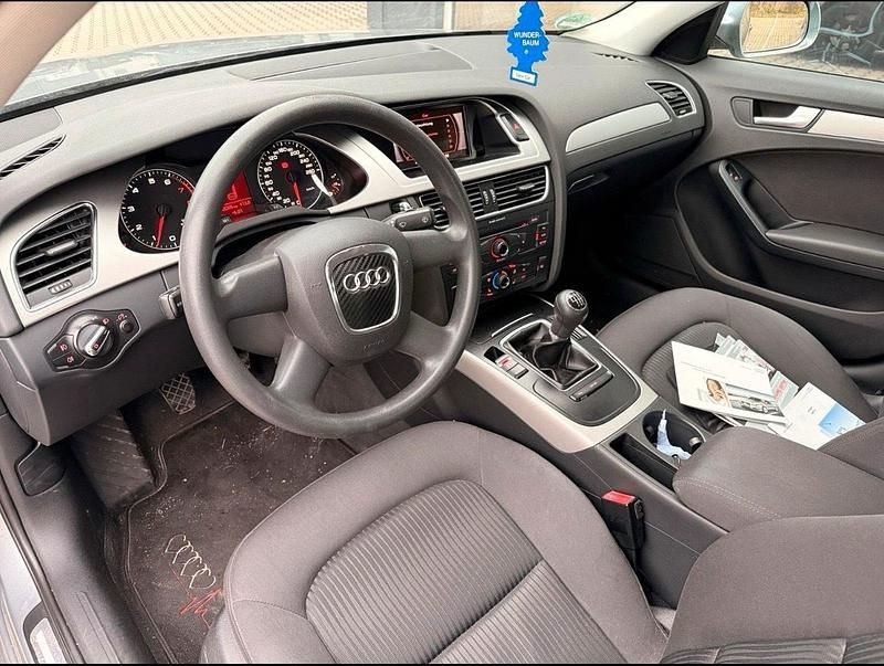 Gebraucht Audi A4 160 PS (117 kW) 2010 Limousine