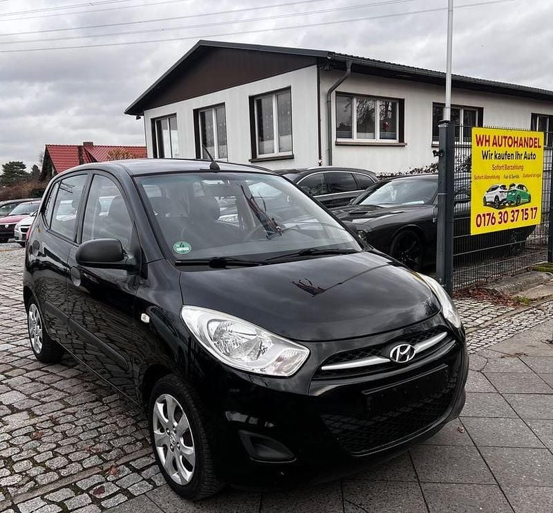Schwarz Gebraucht 2012 Hyundai i10 Edition Kleinwagen | 3.999 € (Fairer Preis) - Bild 1/4