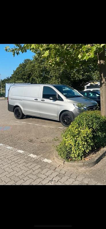 Gebraucht Mercedes Vito 114 PS (83 kW) 2019 Silber Van