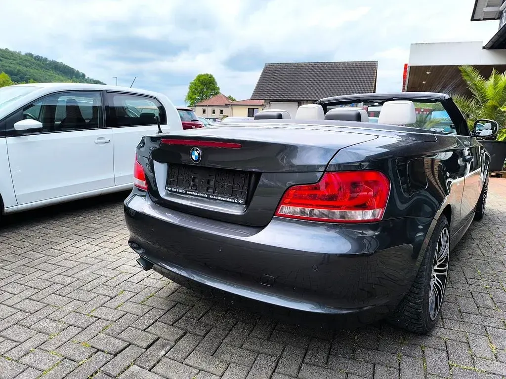 Gebraucht BMW 120 Cabriolet Sport Line 177 PS (130 kW) 2013 Grau Cabrio