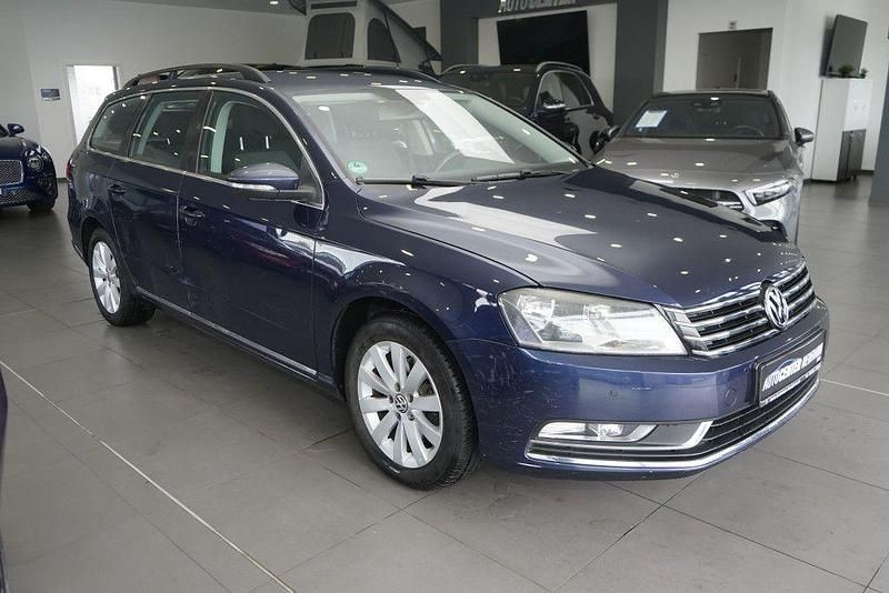 Blau Gebraucht 2010 VW Passat Comfortline Limousine | 4.980 € (Etwas zu teuer) - Bild 1/4