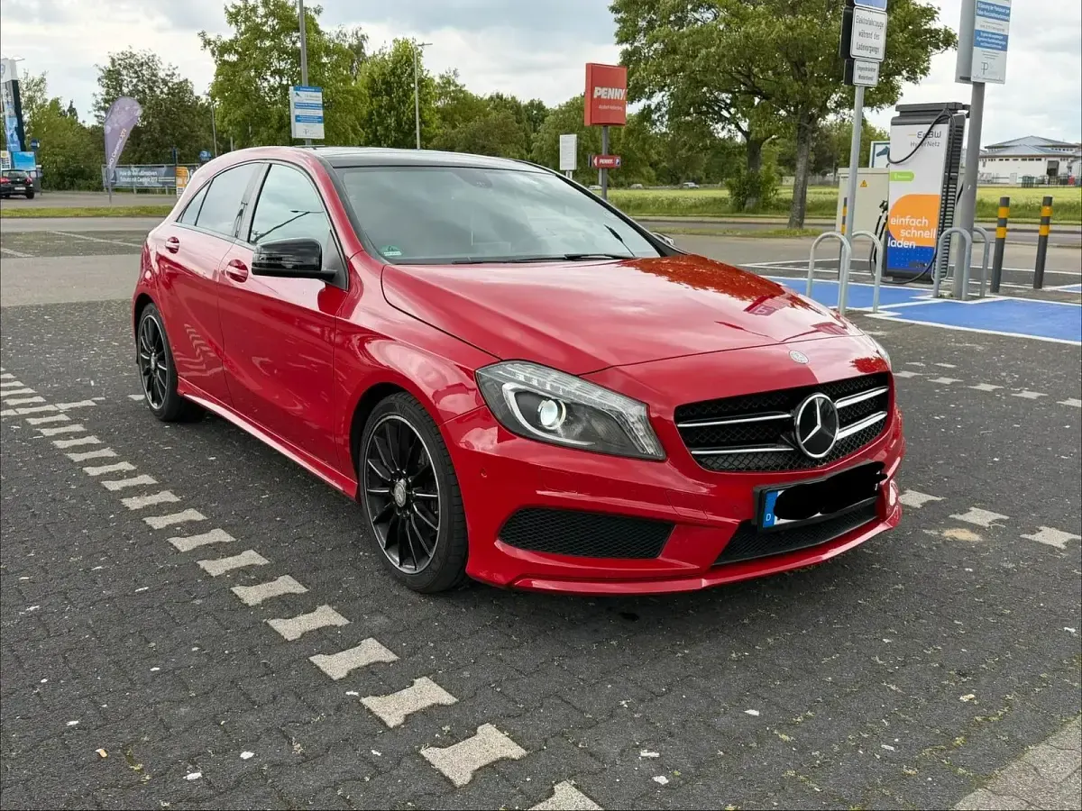 Gebraucht Mercedes A200 AMG line 136 PS (100 kW) 2014 Rot Kleinwagen