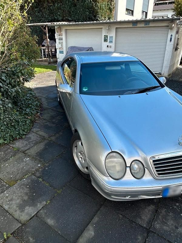 Gebraucht Mercedes CLK200 163 PS (119 kW) 2001 Silber Coupé
