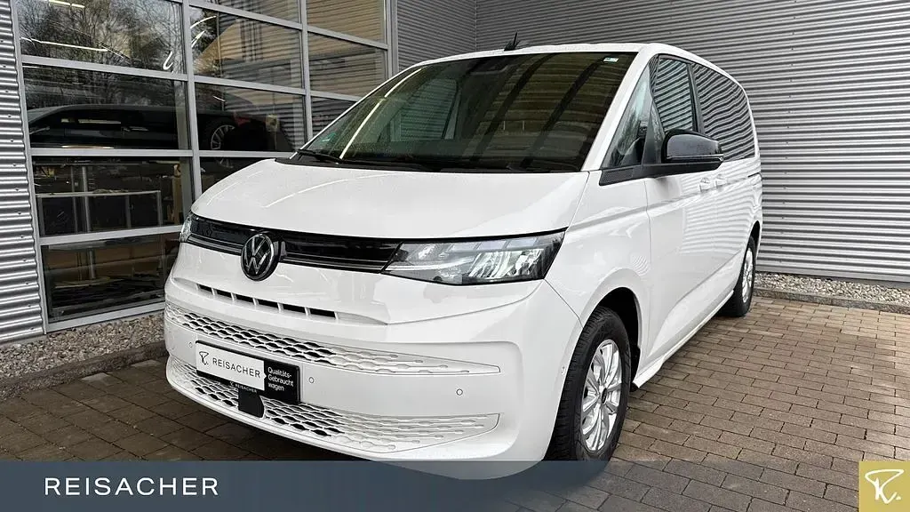 Second-hand VW Multivan 150 CP (110 kW) 2024 Alb Monovolum