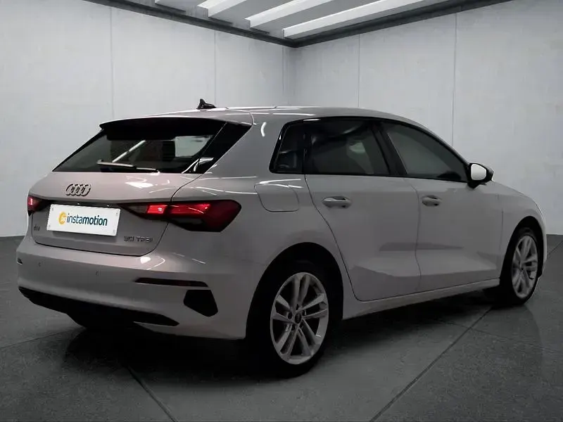 Gebraucht Audi A3 Sportback 110 PS (80 kW) 2022 Weiß Kleinwagen