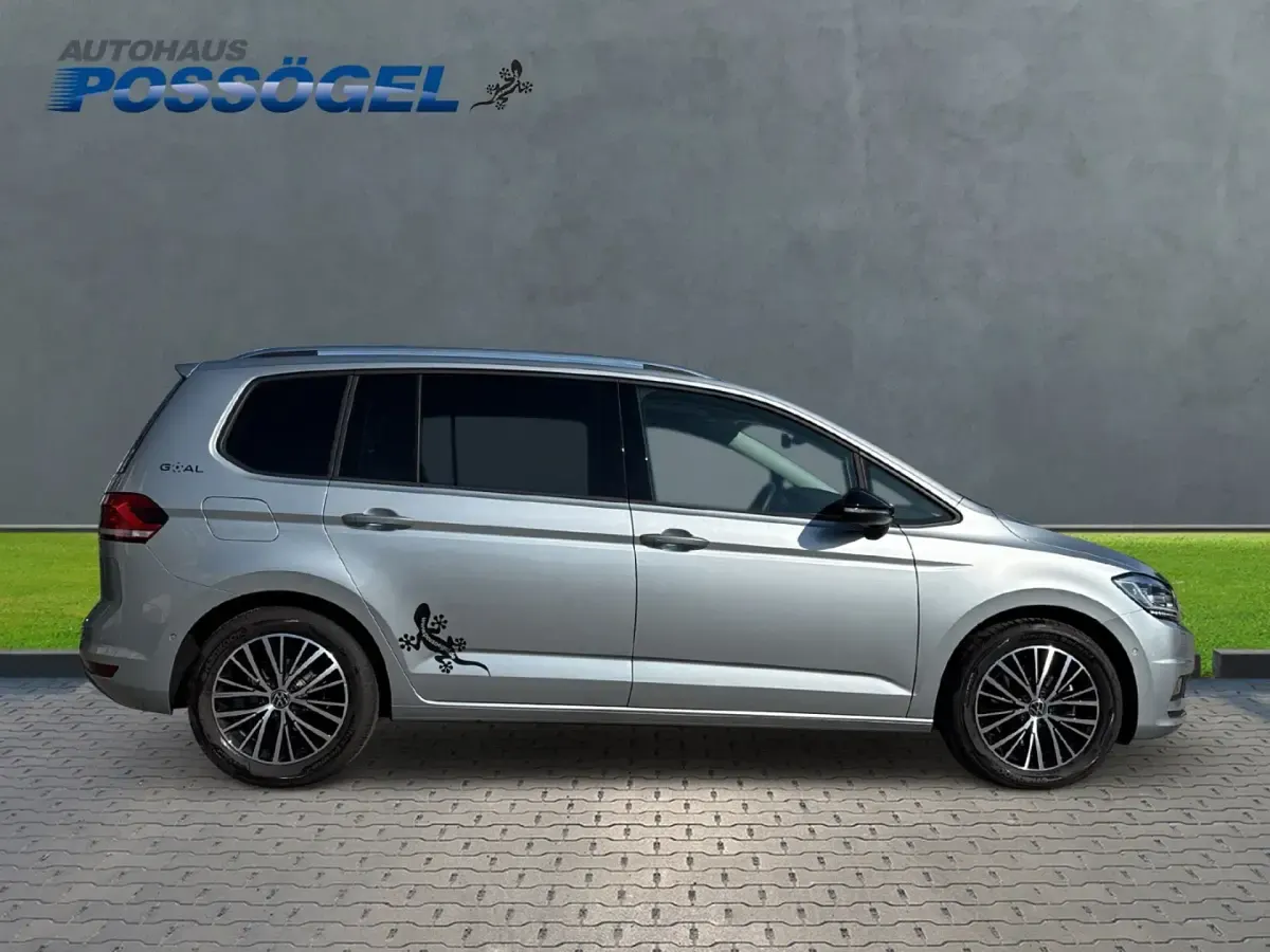 Gebraucht VW Touran Comfortline 150 PS (110 kW) 2025 Silber Van / Kleinbus