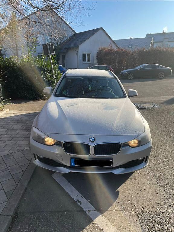 Grau Gebraucht 2012 BMW 320 Performance Kombi | 6.950 € (Superpreis) - Bild 1/4