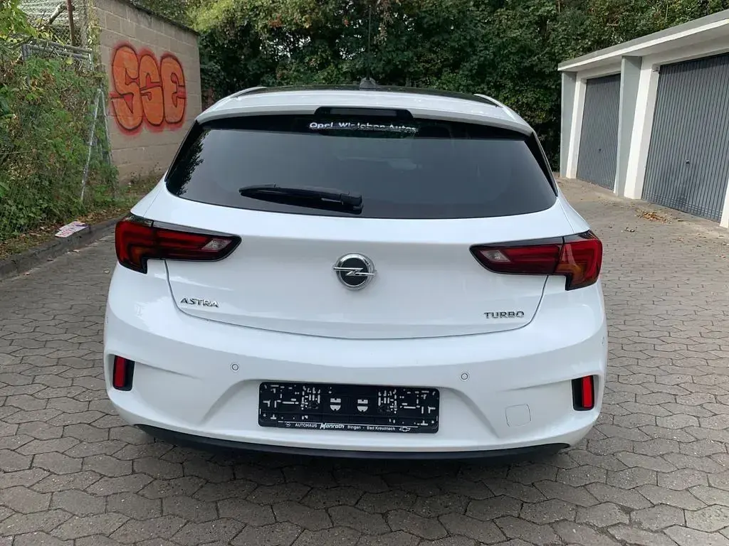 Gebraucht Opel Astra Dynamic 125 PS (91 kW) 2018 Weiß Limousine
