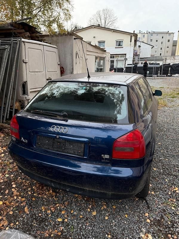 Blau Gebraucht 2000 Audi A3 Kleinwagen | 1.350 € (Guter Preis) - Bild 1/4