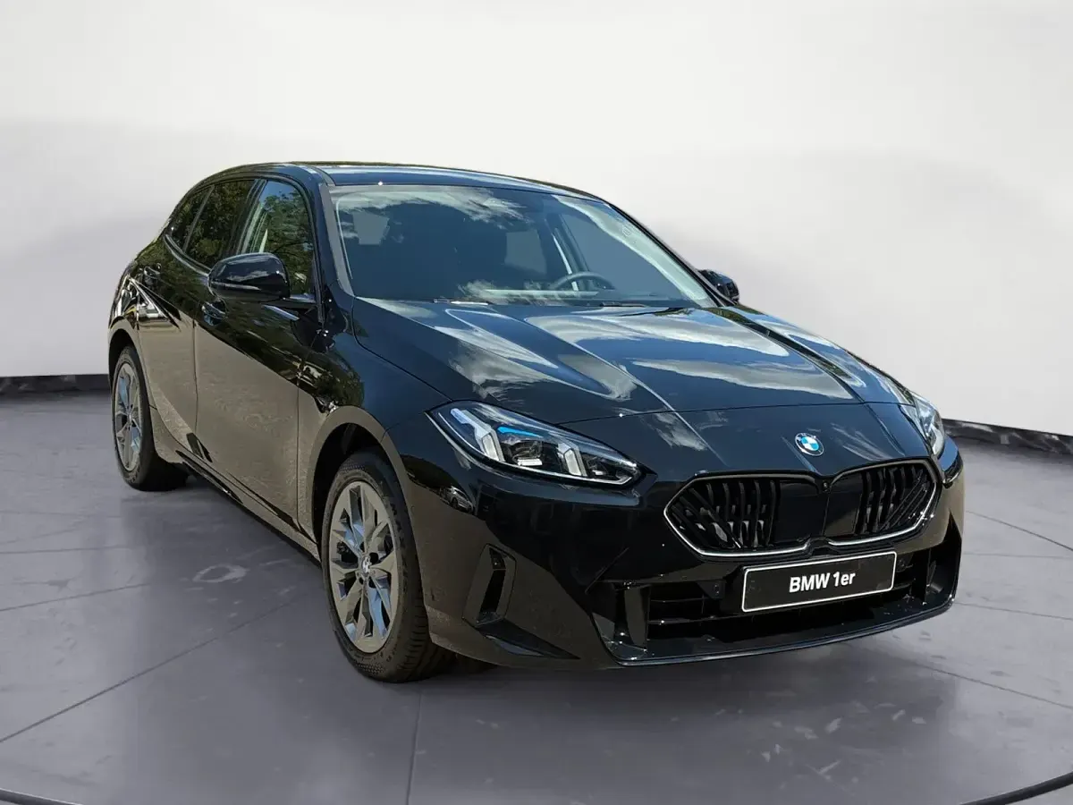 Neu BMW 116 122 PS (89 kW) 2026 Schwarz Kleinwagen