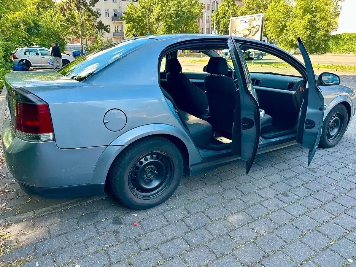 Gebraucht Opel Vectra 105 PS (77 kW) 2005 Grau Limousine