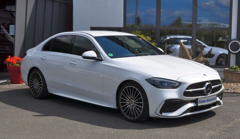 Weiß Gebraucht 2021 Mercedes C300 AMG line Limousine | 36.000 € (Fairer Preis) - Bild 1/4