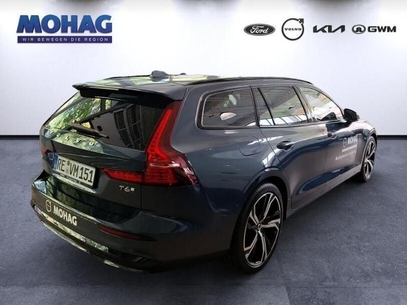 Gebraucht Volvo V60 Plus 350 PS (257 kW) 2025 Blau Kombi