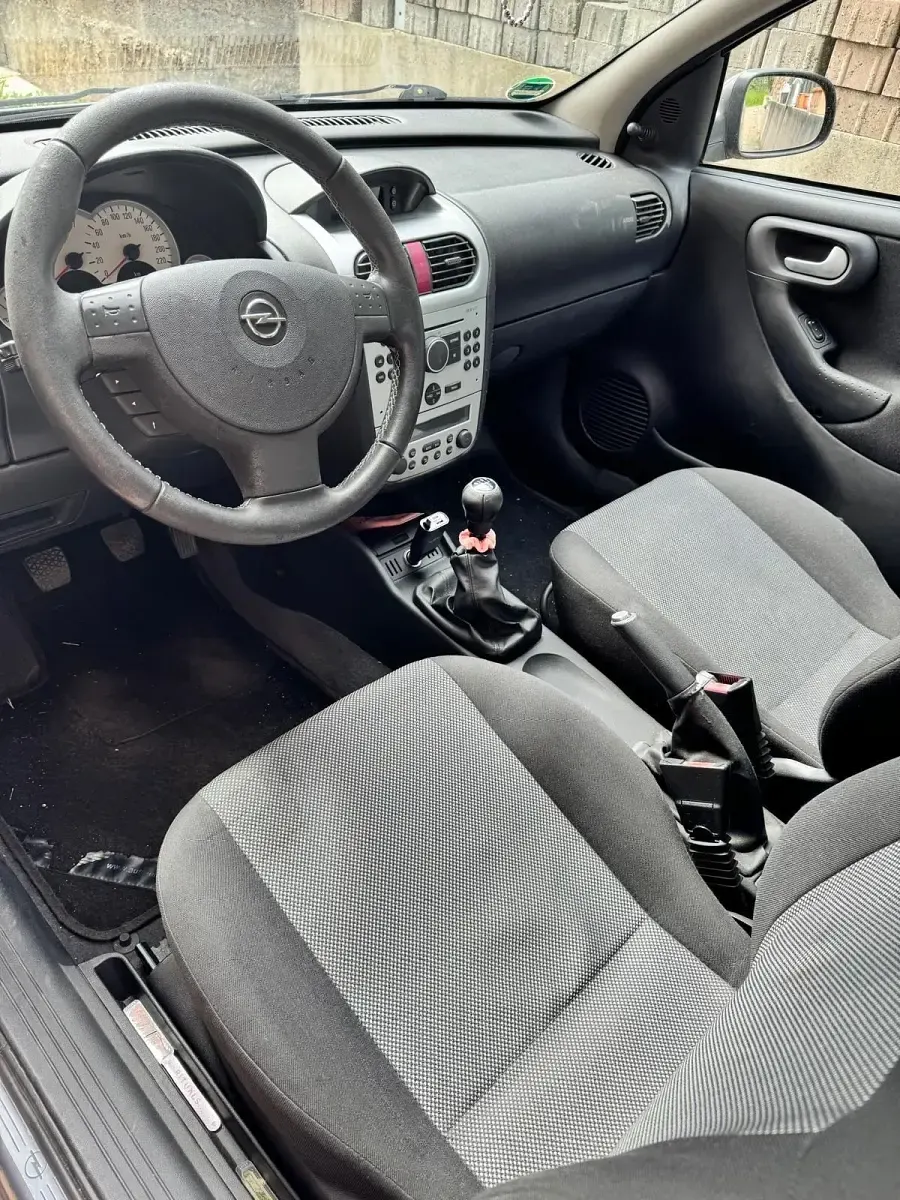 Gebraucht Opel Corsa 80 PS (58 kW) 2006 Silber Kleinwagen
