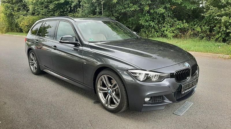 Grau Gebraucht 2019 BMW 318 M Sport Kombi | 21.999 € (Guter Preis) - Bild 1/4