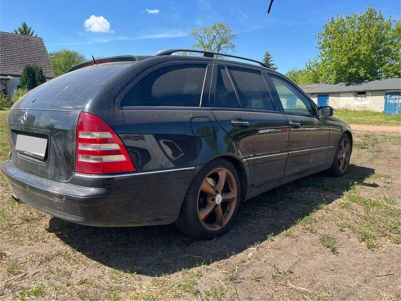 Gebraucht 2004 Mercedes C200 Elegance Kombi | 1.050 € - Bild 1/4