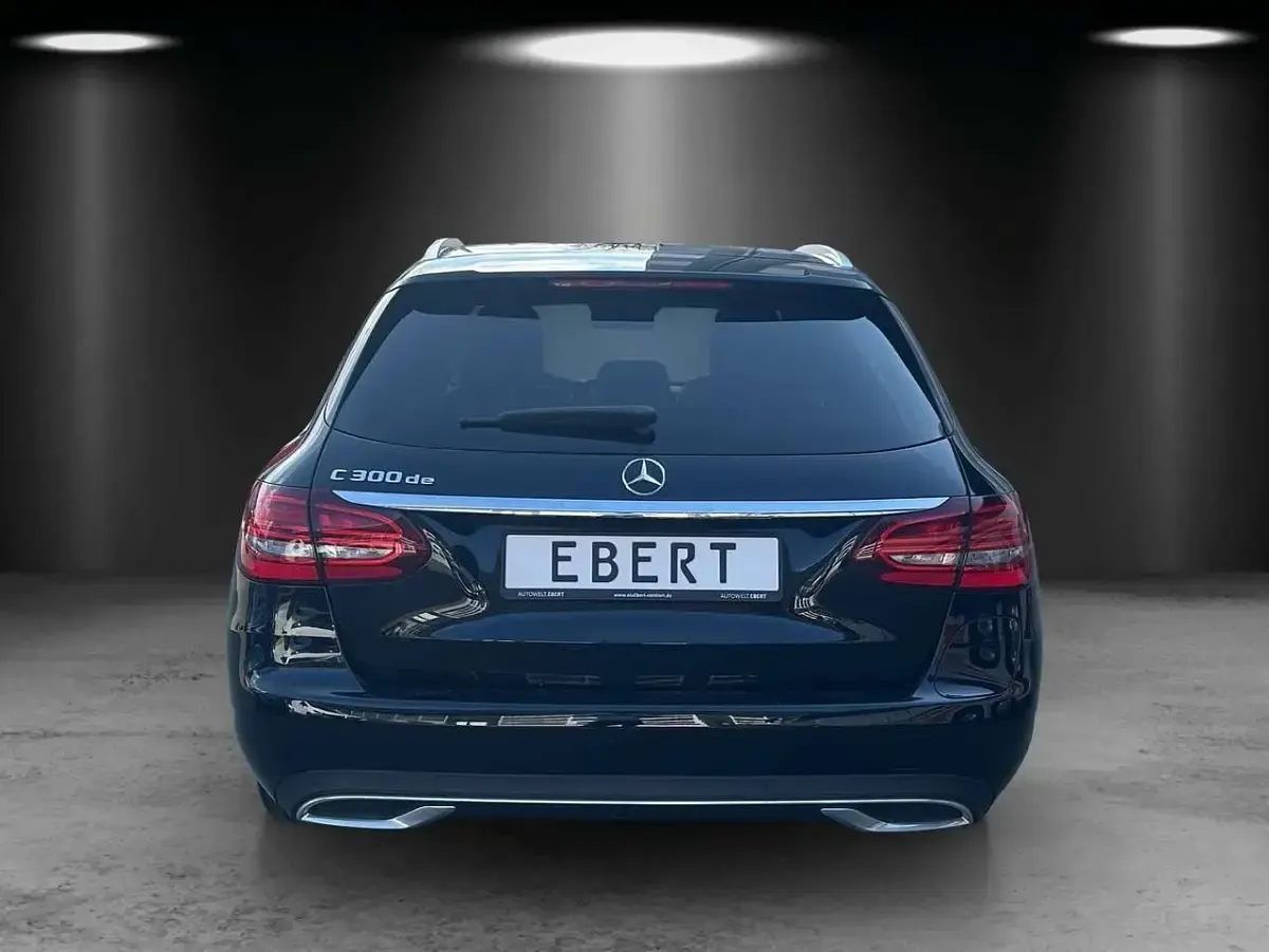 Gebraucht Mercedes C300e Business 306 PS (225 kW) 2021 Schwarz Kombi