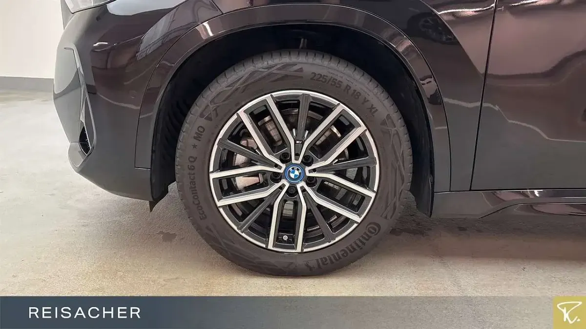 Gebraucht BMW iX1 M Sport 225 kW (306 PS) 2025 Saphirschwarz metallic SUV