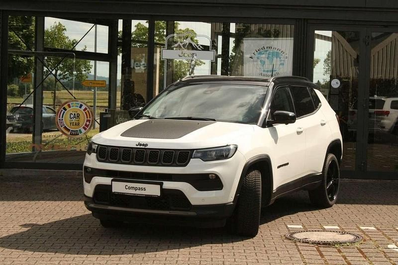 Weiß Gebraucht 2023 Jeep Compass SUV | 38.990 € - Bild 1/4