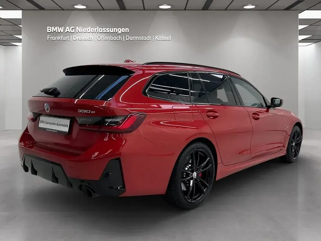 Gebraucht BMW 330 M Sport 184 PS (135 kW) 2023 Rot Kombi